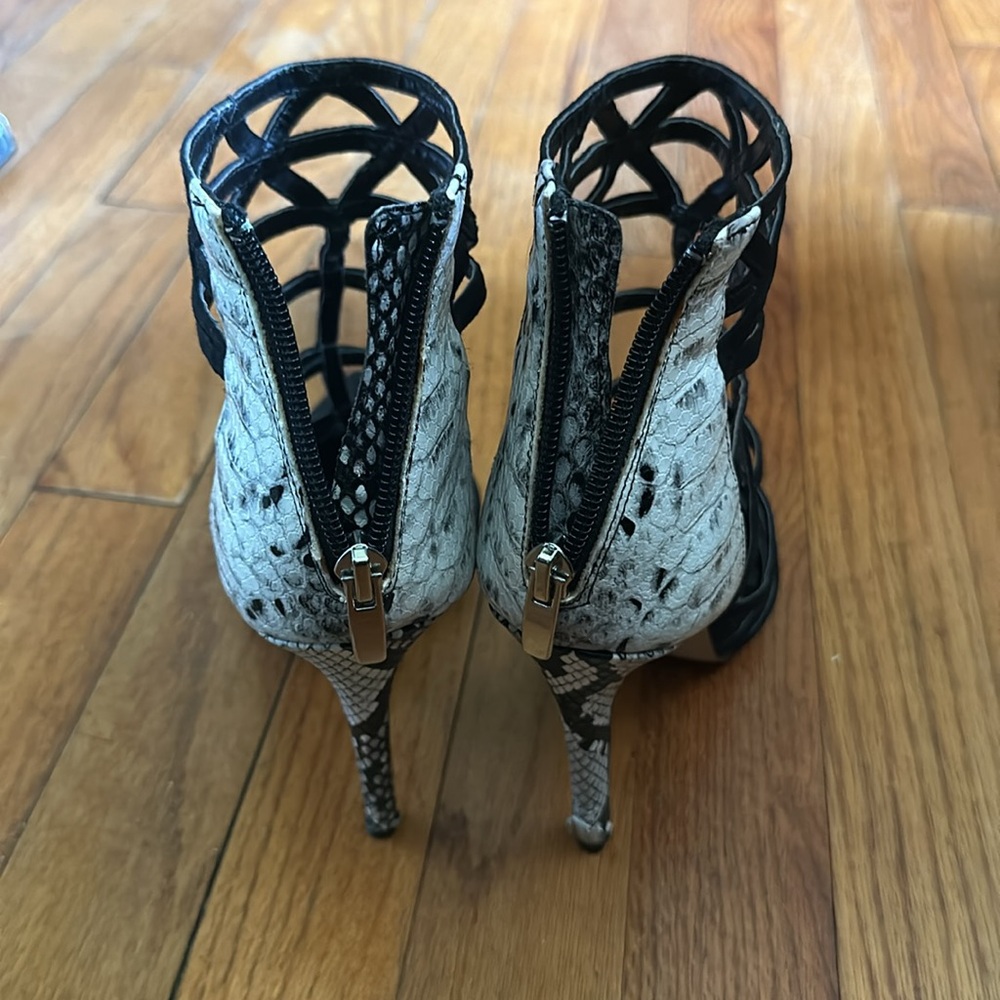 Paper Fox Heels - Picture 5 of 5